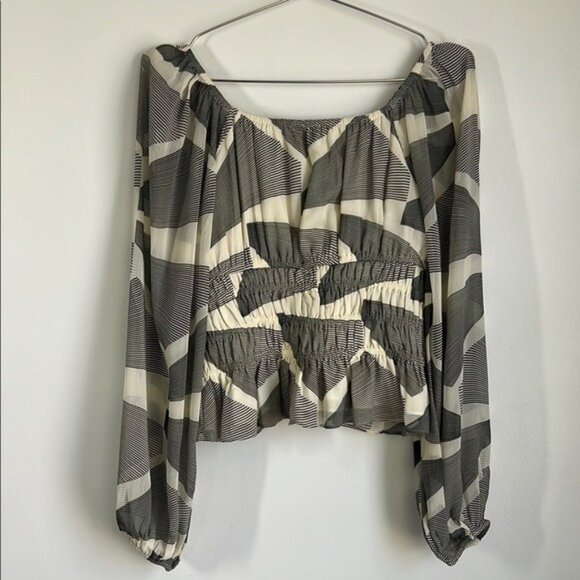 Express Smocked Blouse in Cream and Black - S - Picture 6 of 7